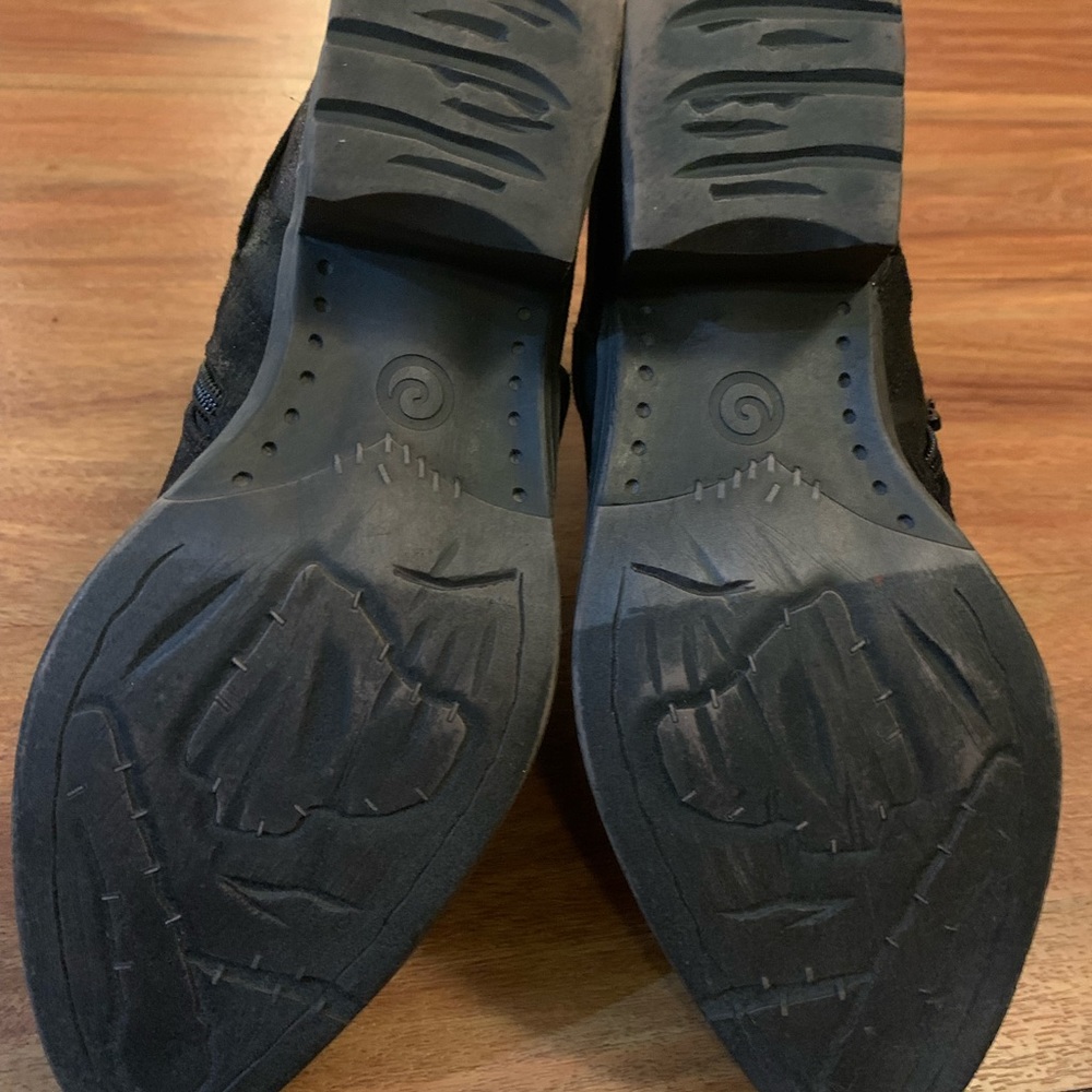🆕❤️Volitaire Booties - Picture 5 of 7